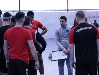 Letzte Vorbereitungen zum Testspiel in Neumünster