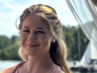 Team rund um die gehörlosen Handballfrauen steht